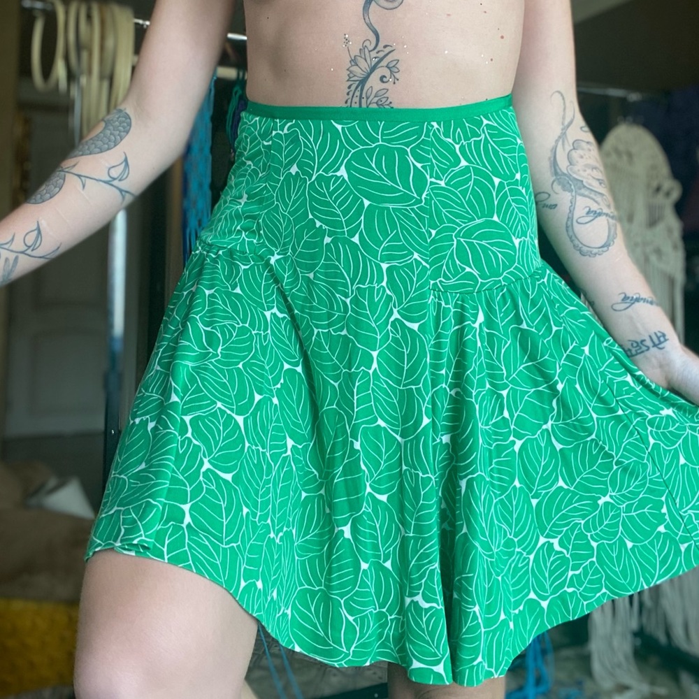 Cute Leaf High Waisted Skirt 100% Silk